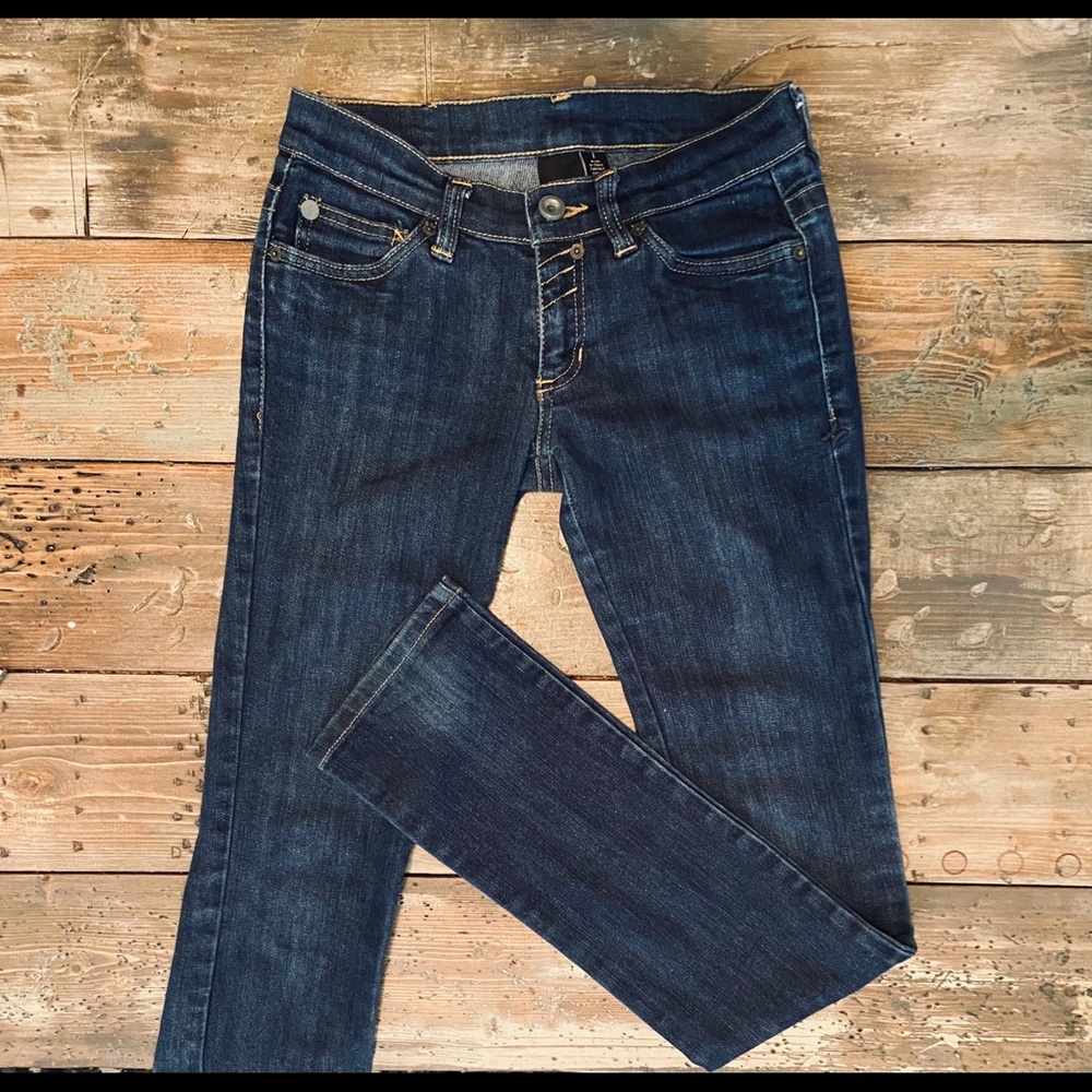 Hurley Women’s Jeans Straight-Leg Fit Size 1